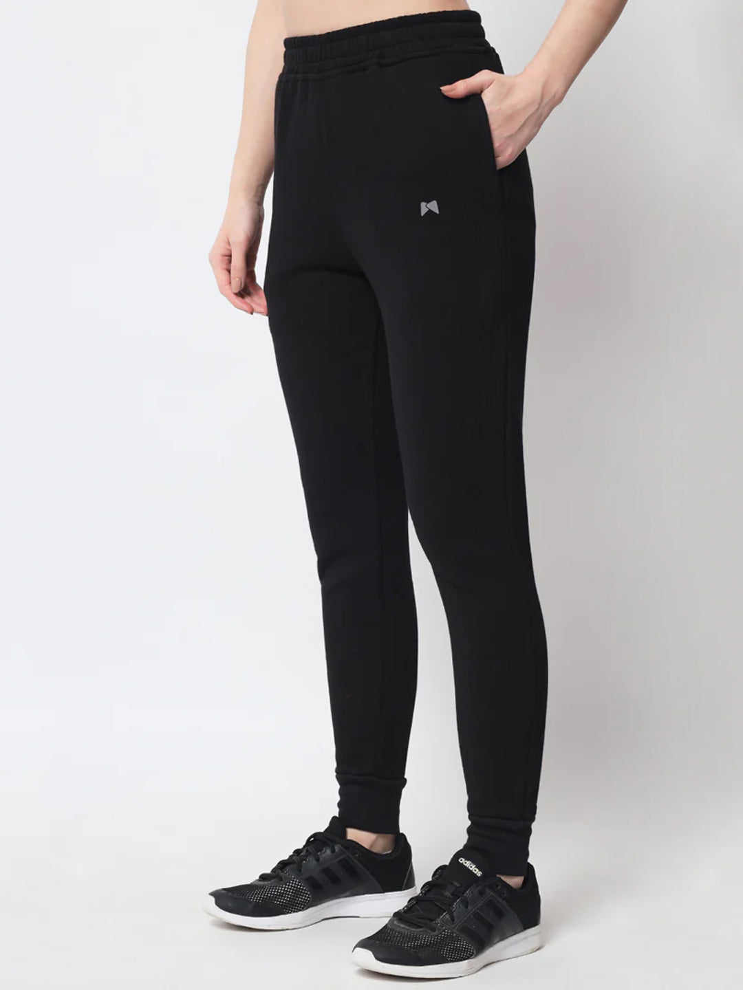 Side Pocket Jogger – Solid Black