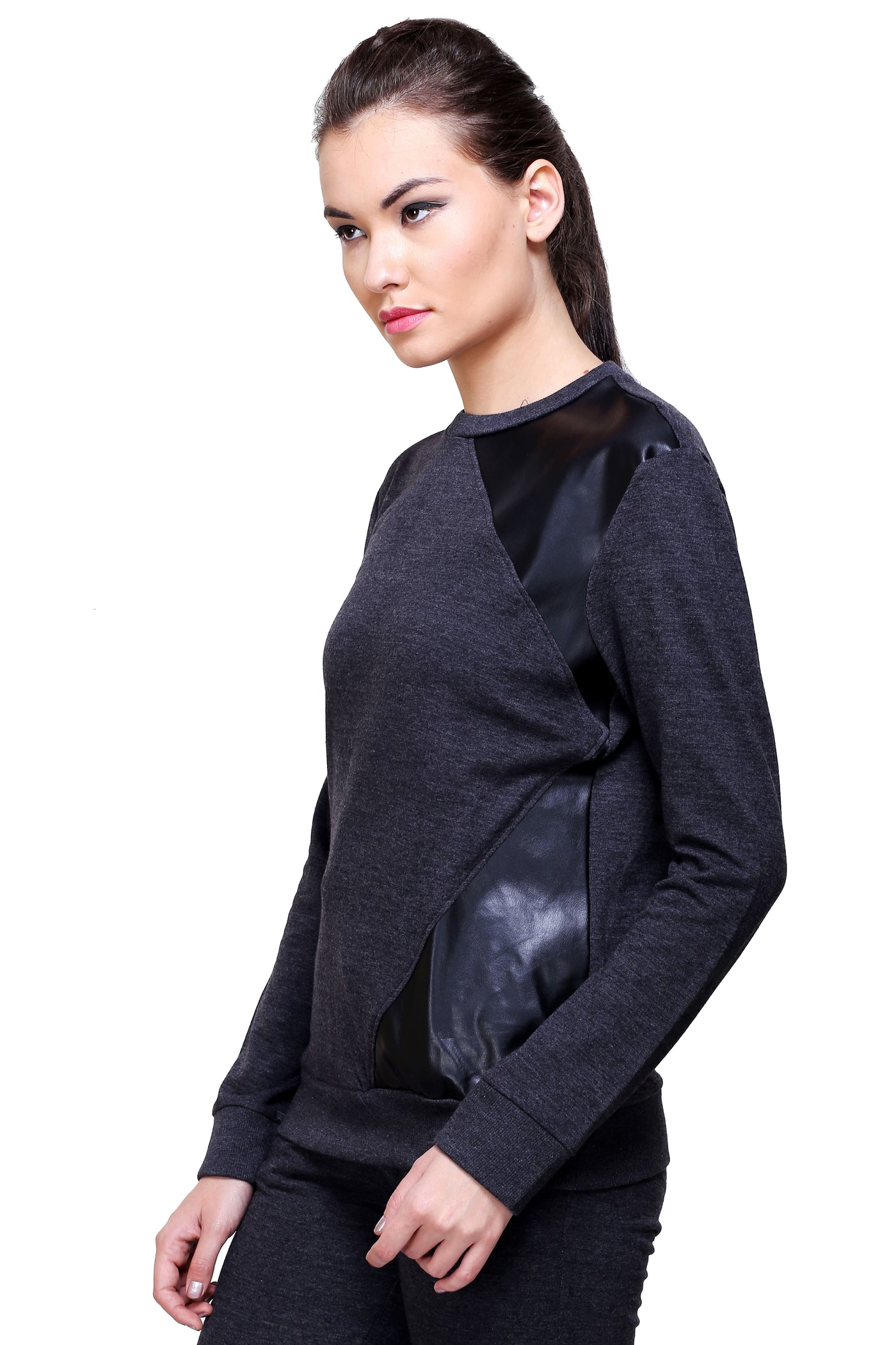 Full Sleeve Solid Sweatshirt – Black